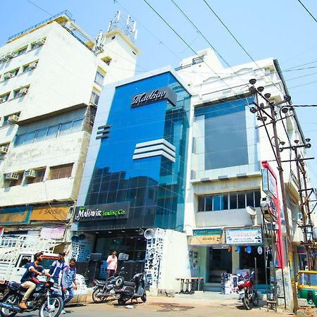 Hotel Upasana Rajkot Exteriör bild