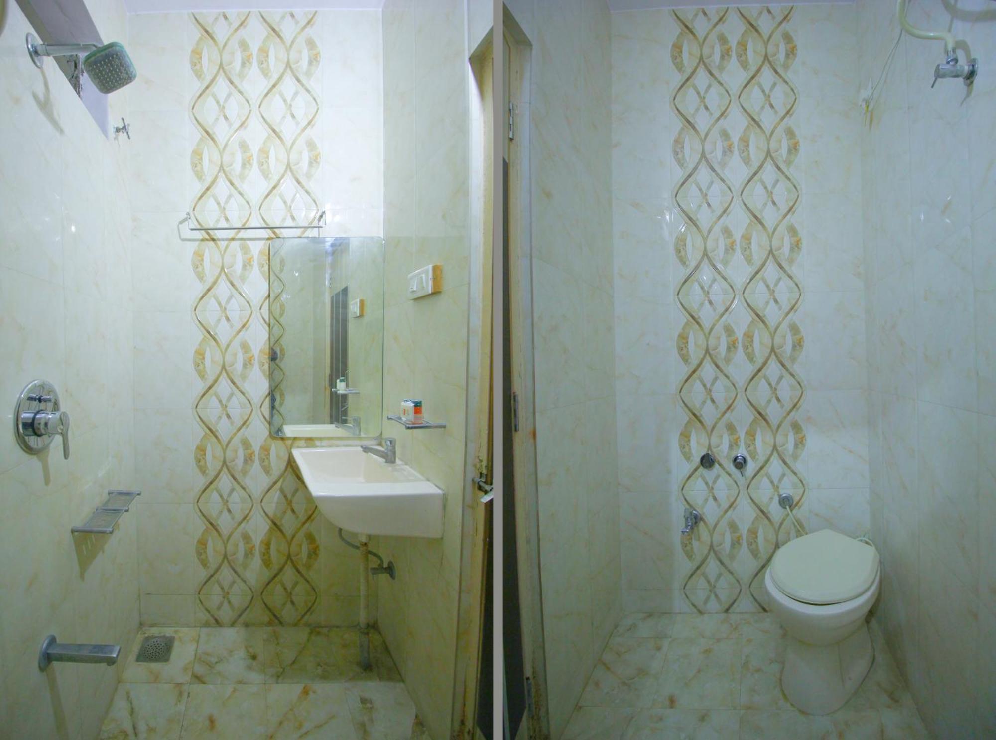 Hotel Upasana Rajkot Exteriör bild