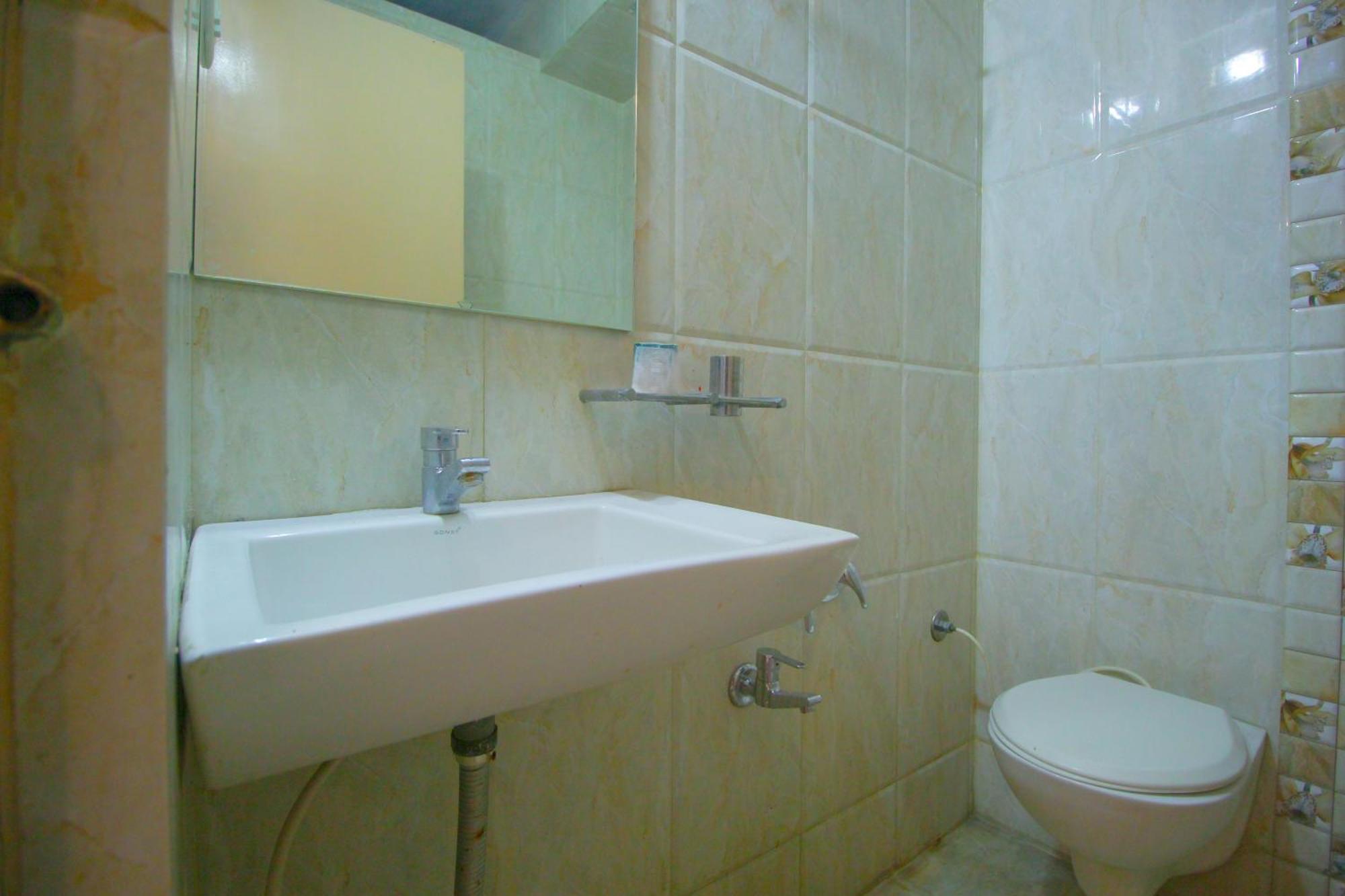 Hotel Upasana Rajkot Exteriör bild