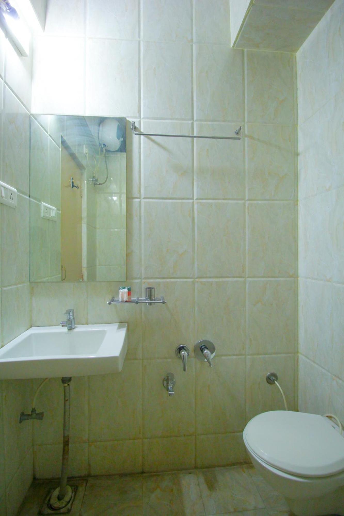 Hotel Upasana Rajkot Exteriör bild
